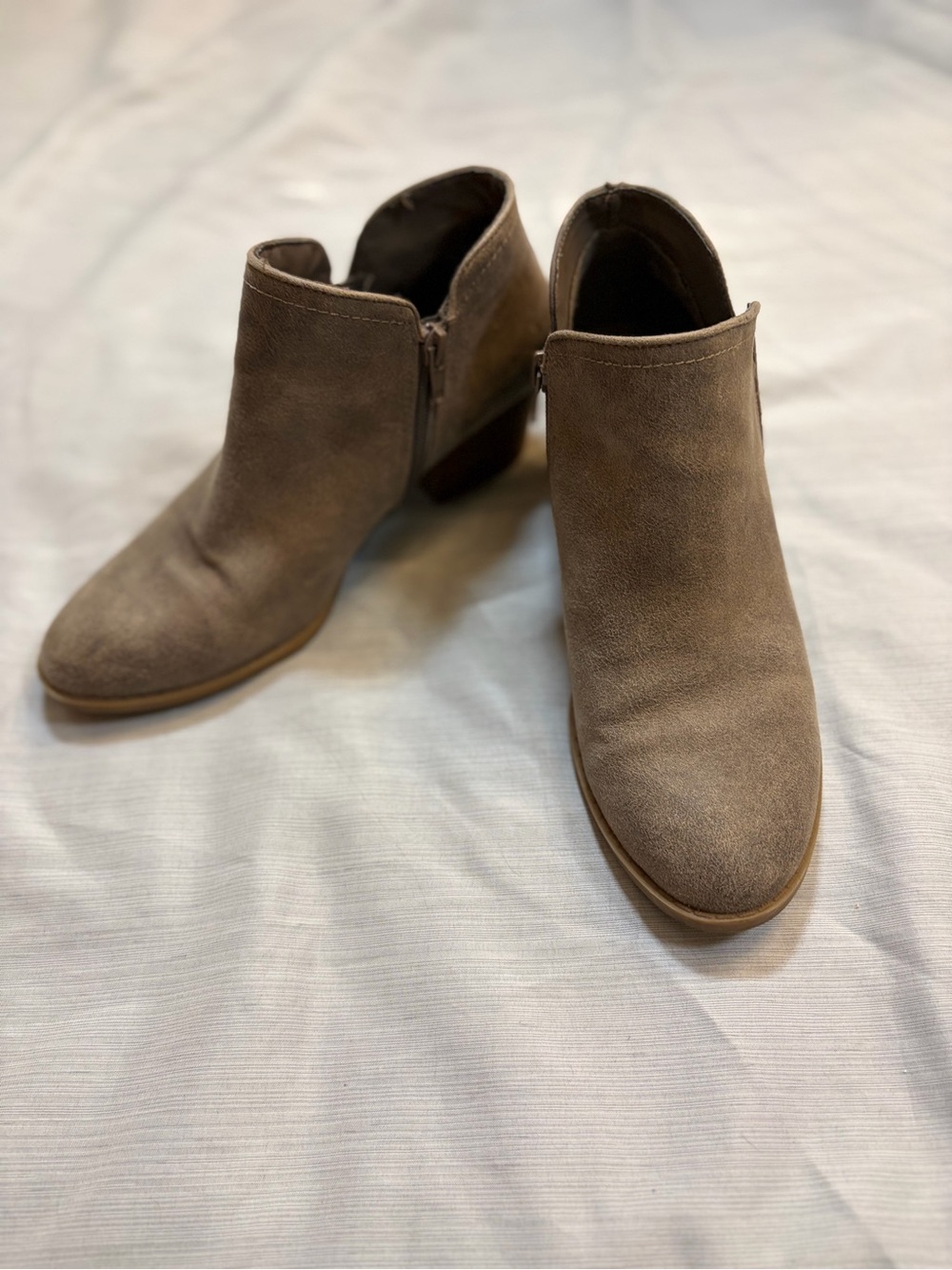 Fergie Footwear Bianca Faux Suede Ankle Booties Grey Taupe Size 7.5 M